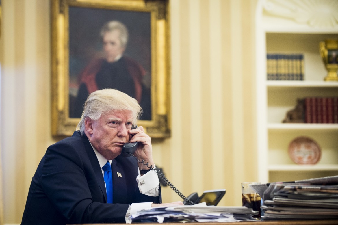 Una telefonata che può costargli la presidenza