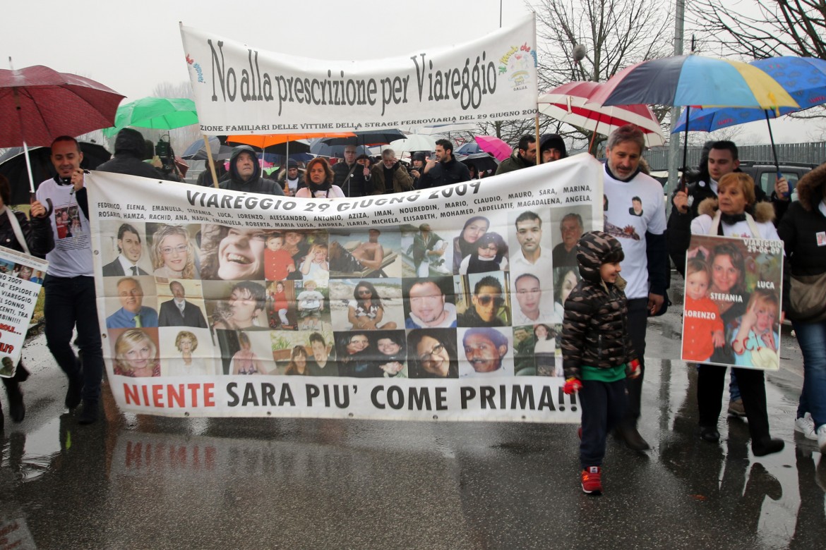 La Cassazione su Viareggio: manutenzione carente. Ma senza rischi per i lavoratori