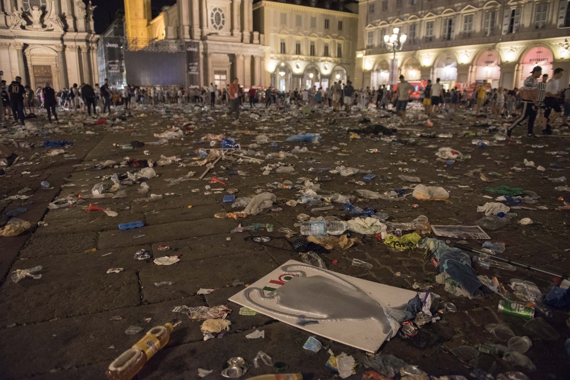 La mattina dopo Torino si scopre impaurita e ferita