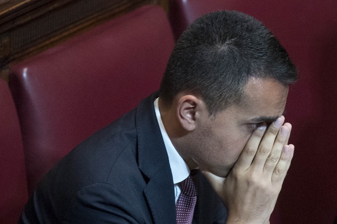 Un punto per Fico nella lunga partita contro Di Maio