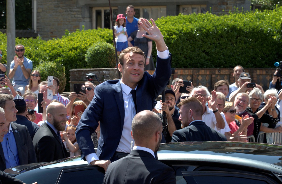 Macron pigliatutto, ma vince l’astensione