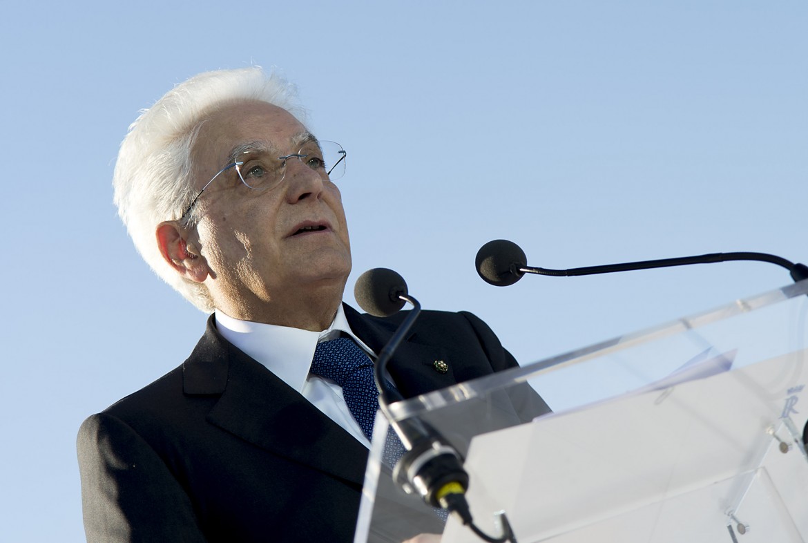 Mattarella frena sui nuovi voucher e chiede maggiori garanzie a Gentiloni