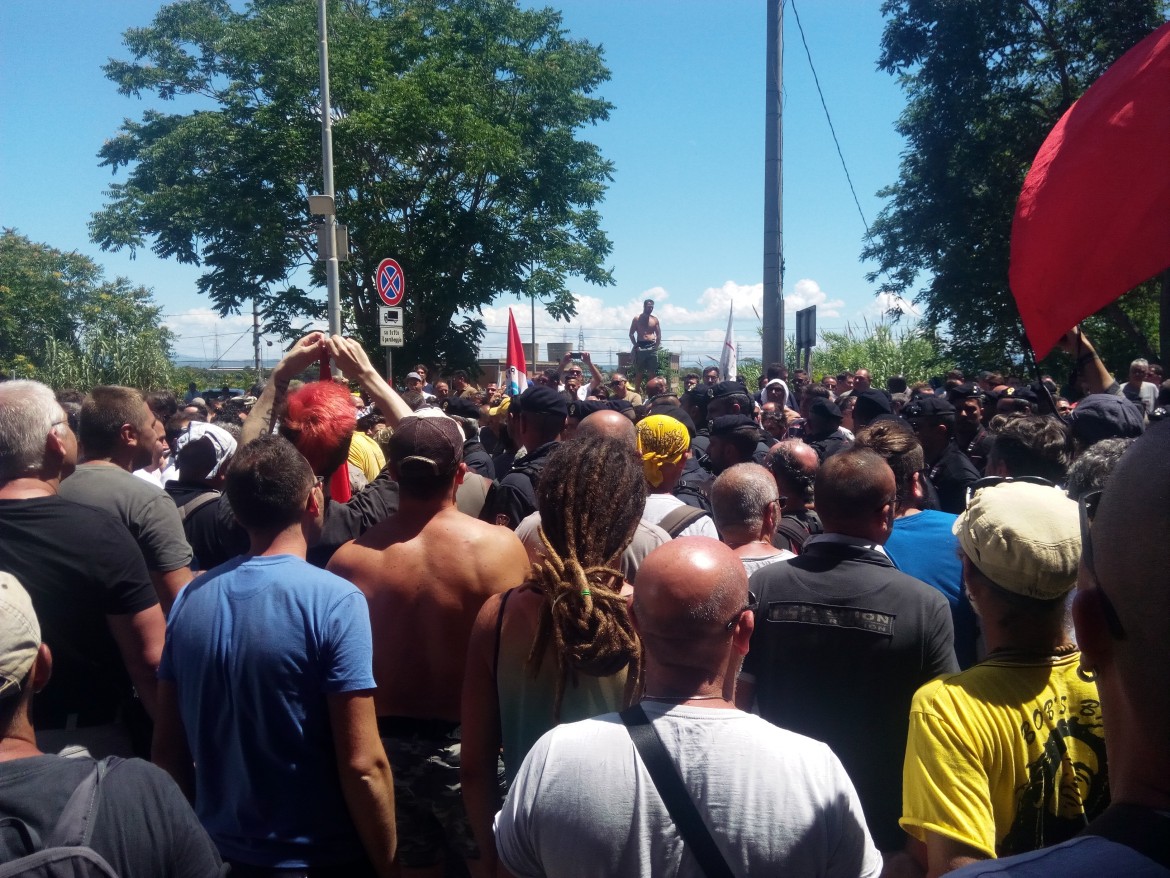 Piombino, la lotta operaia scende in strada