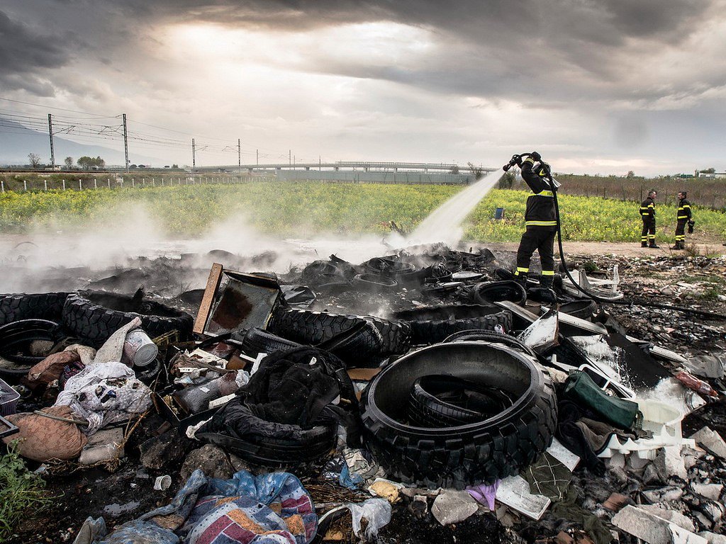 Ecoreati, un’emergenza che richiede una svolta politica