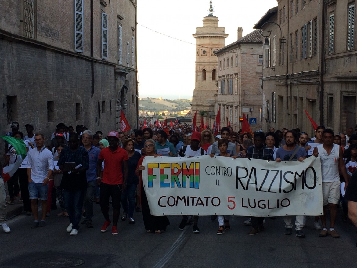 Fermo antirazzista torna in piazza per Emmanuel