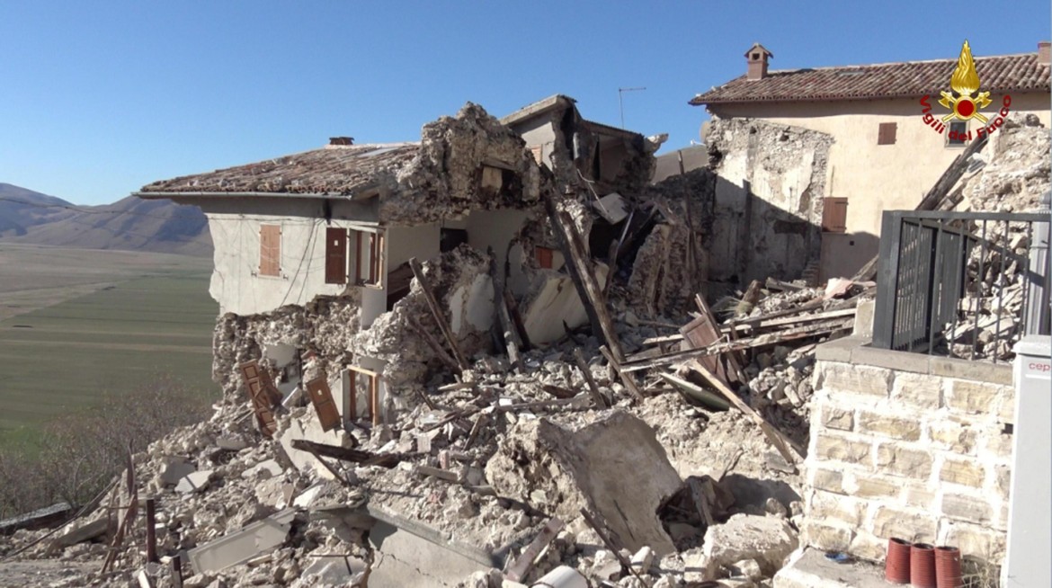 Macerie al bacio, Nestlè al posto delle case