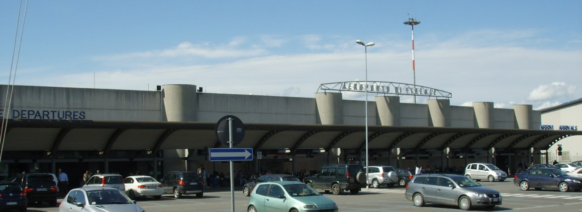 Toscana Aeroporti, lavoratori in piazza: “Non siamo in vendita”