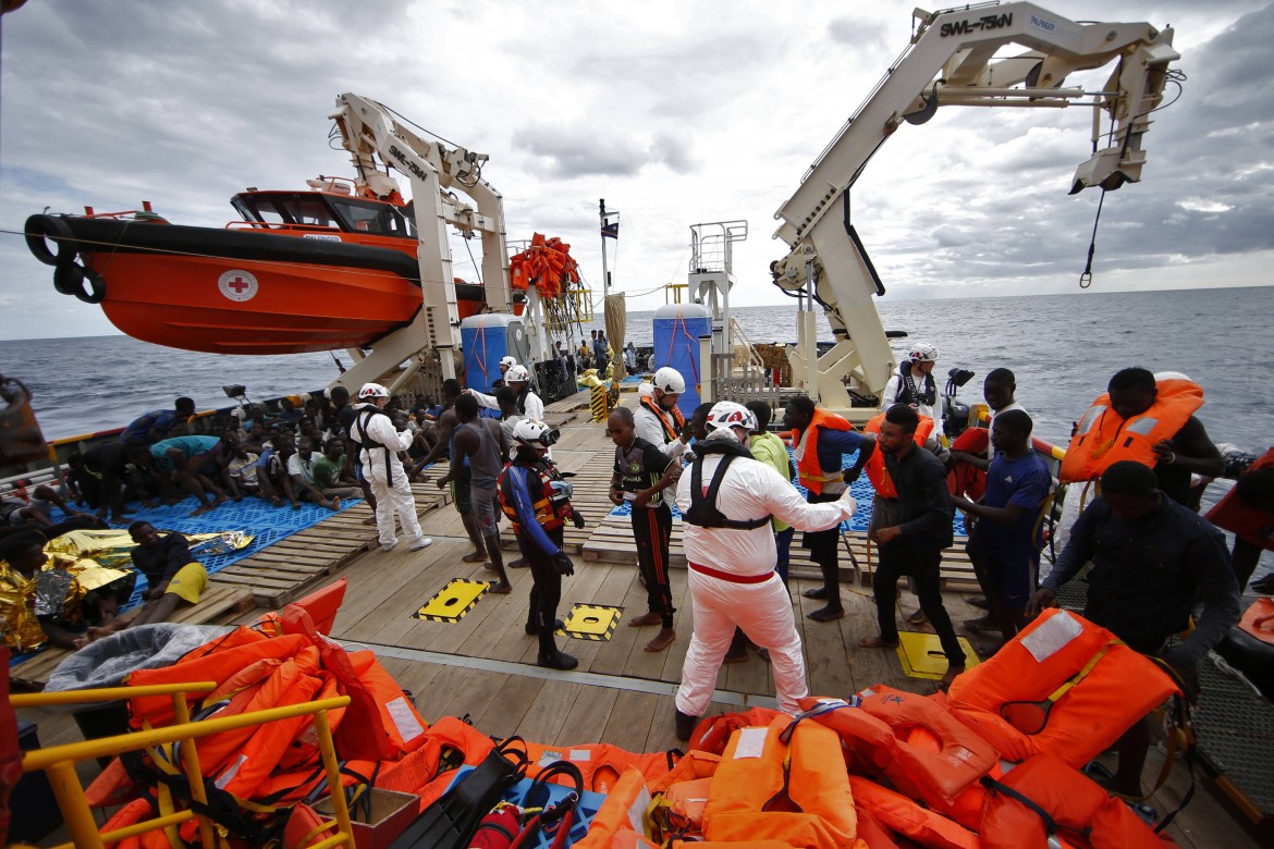 «In Libia i migranti non sono al sicuro» Moas ferma i salvataggi