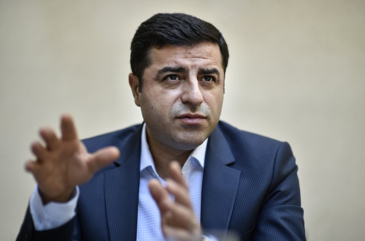 Sit-in Hdp all’Alta corte: «Processate Demirtas»