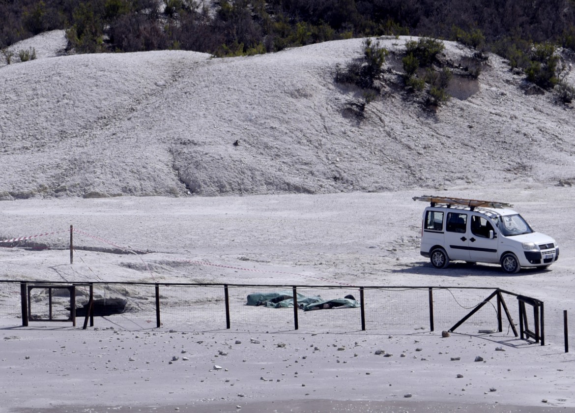 Le esalazioni uccidono una famiglia alla Solfatara