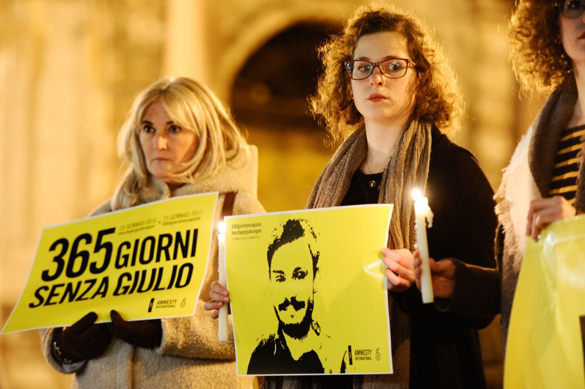 L’Egitto fa terra bruciata attorno a Regeni