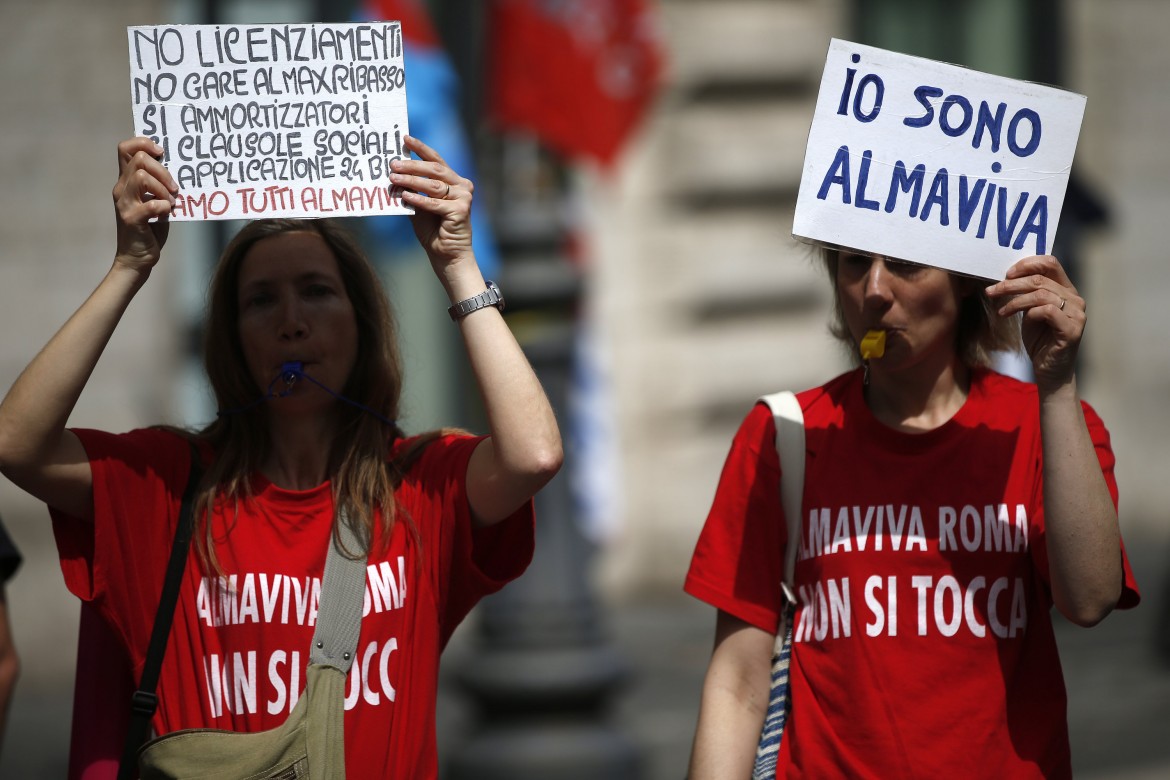 Il ministro Calenda stoppa i trasferimenti Almaviva