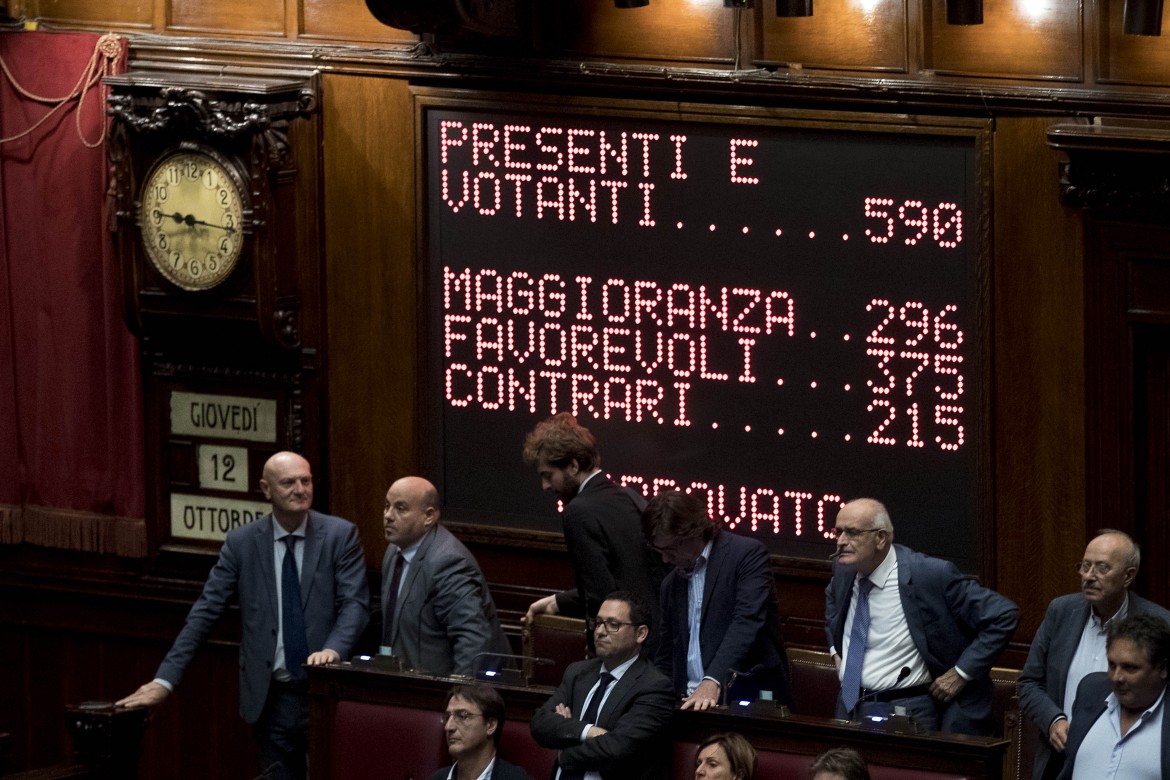 Fiducia alla Camera, e oggi la manovra è attesa in Senato