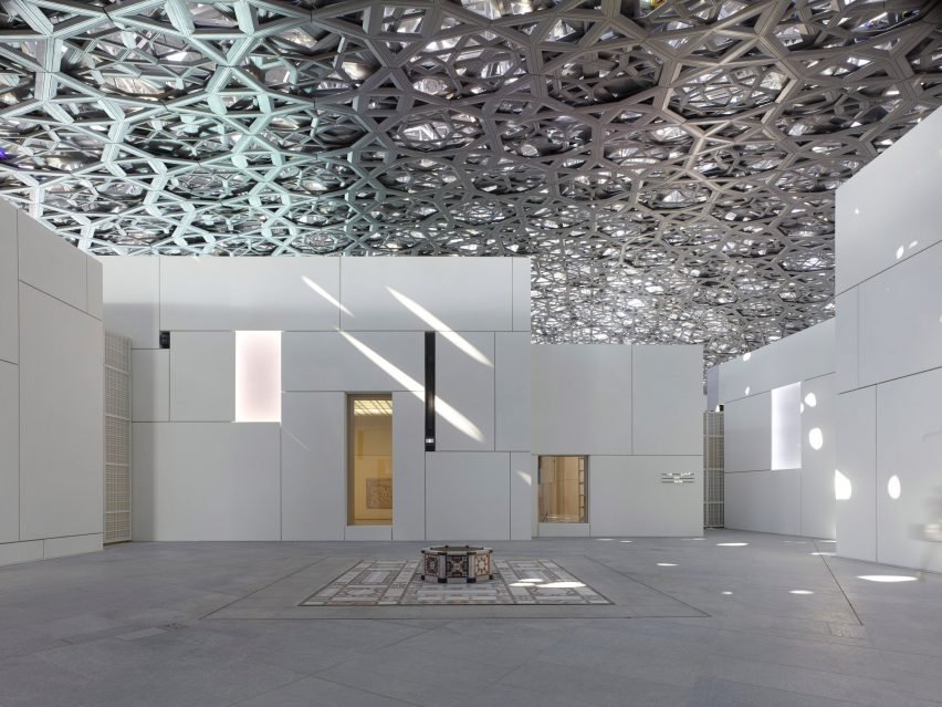 louvre-abu-dhabi-jean-nouvel-architecture-cultural-galleries_dezeen_2364_col_1-852x639