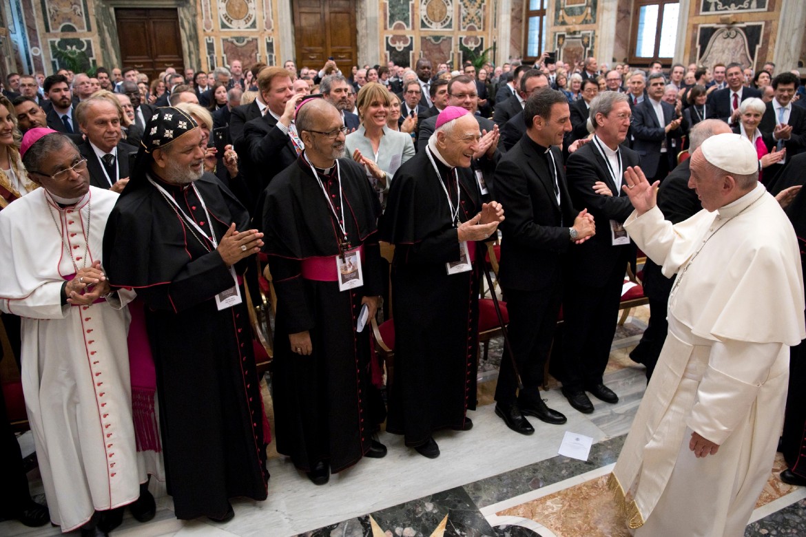 Papa Francesco: «Illegali, immorali e illogiche: abolite le armi nucleari»