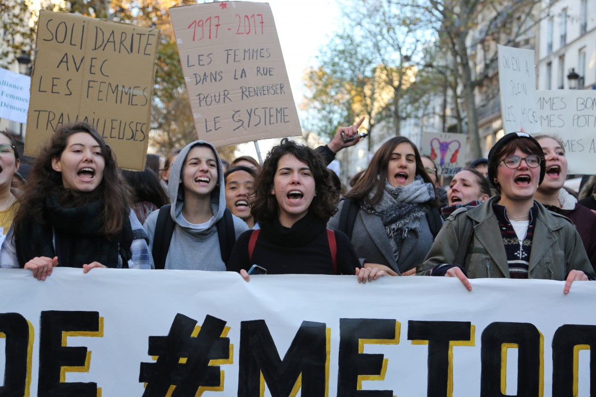 Un solo euro a donna per il piano Macron