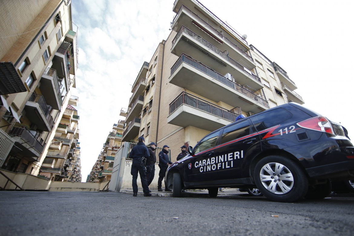 A Ostia molto fumo e pochi arresti nel quartiere dei clan