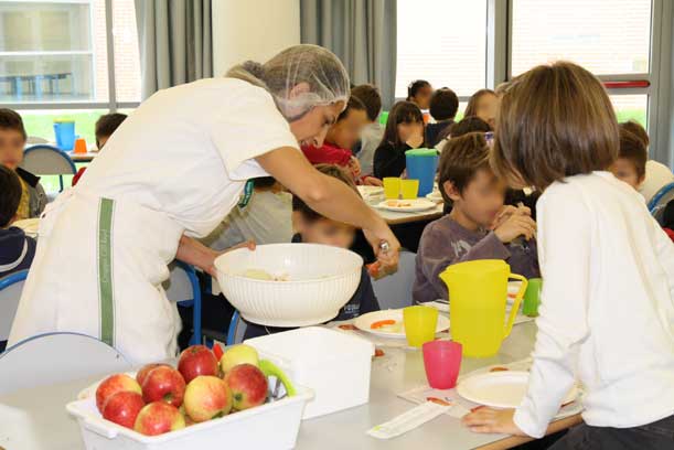 Scuola dell’infanzia a pagamento. Proteste  a valanga contro la «trovata» del sindaco Pd Merola