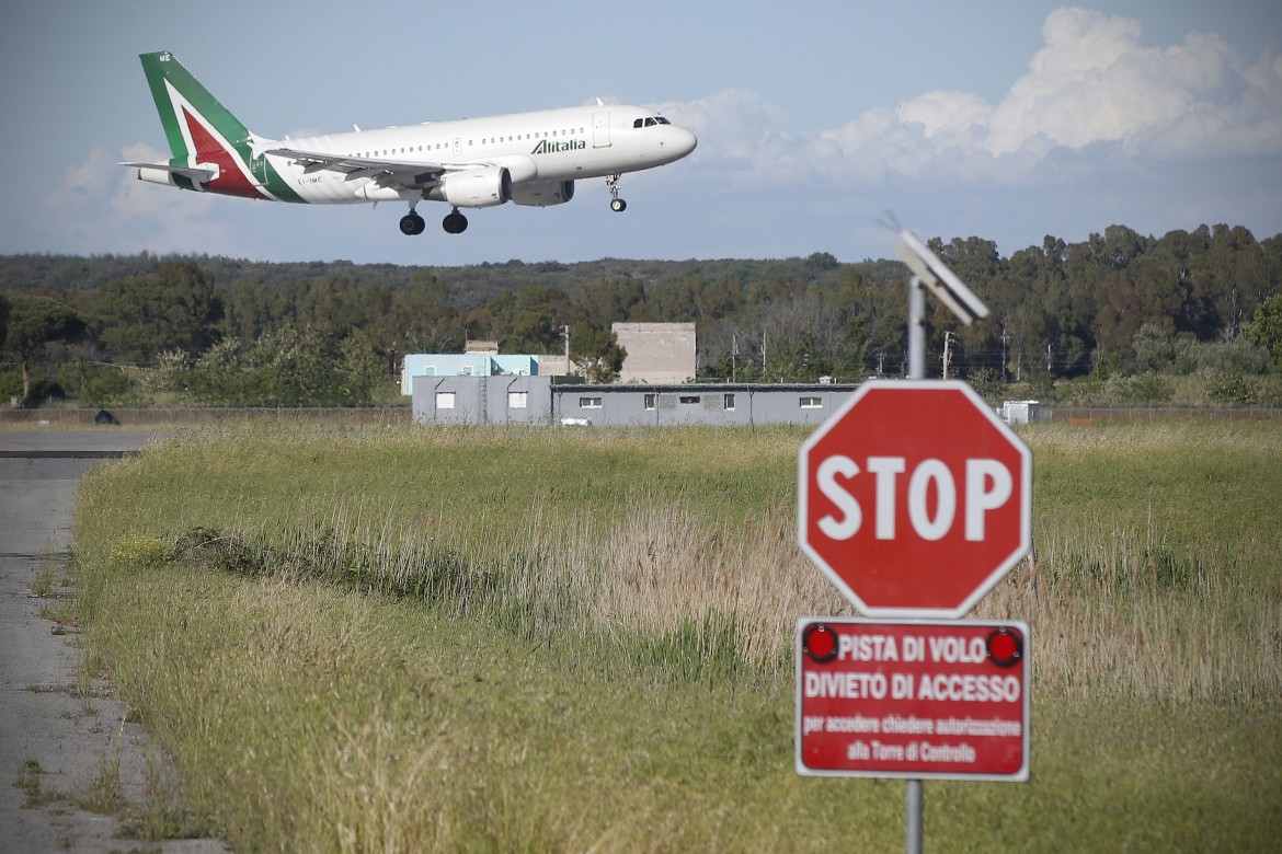 La fretta elettorale di Calenda non fa bene ad Alitalia