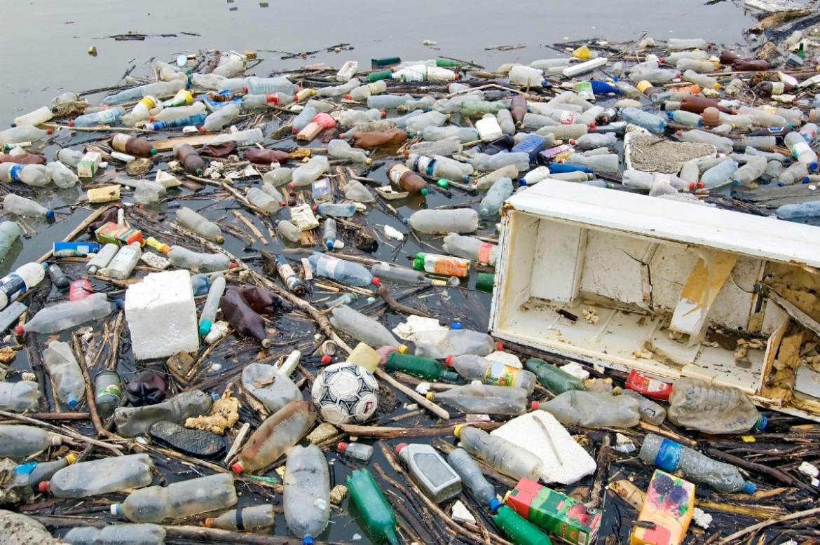 Siamo sepolti sotto un mare di plastiche