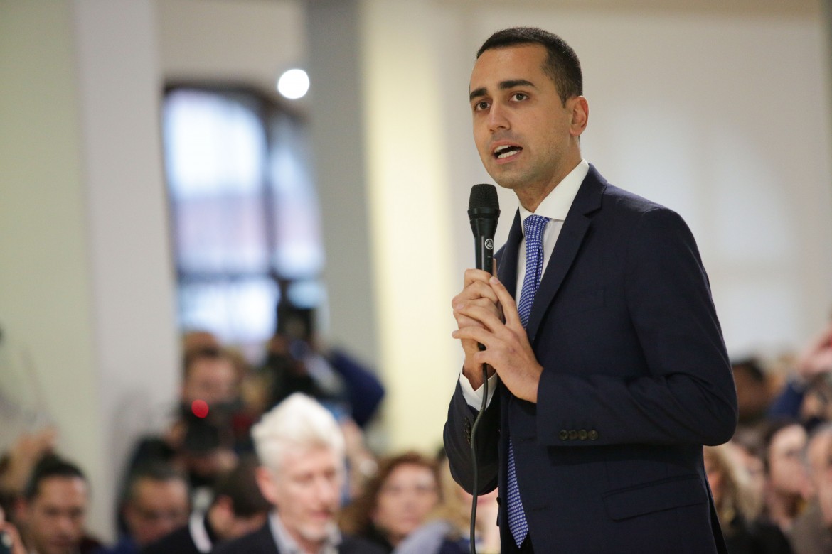 Liste sbianchettate. Di Maio: «Via gli incompatibili»