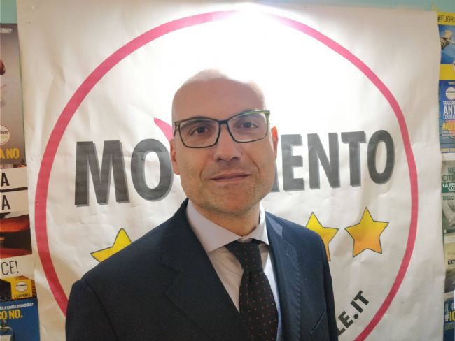 M5S: stipendi mal restituiti, scontrini, candidati massoni e mal di pancia