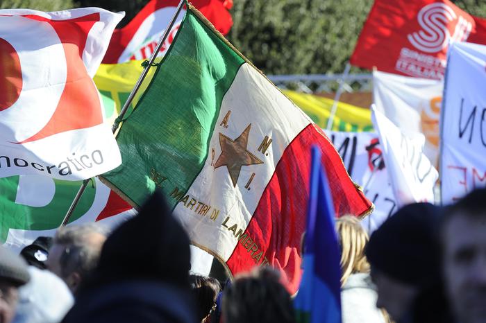 Tentato dal corteo. Il rigurgito «antifà» del premier Gentiloni