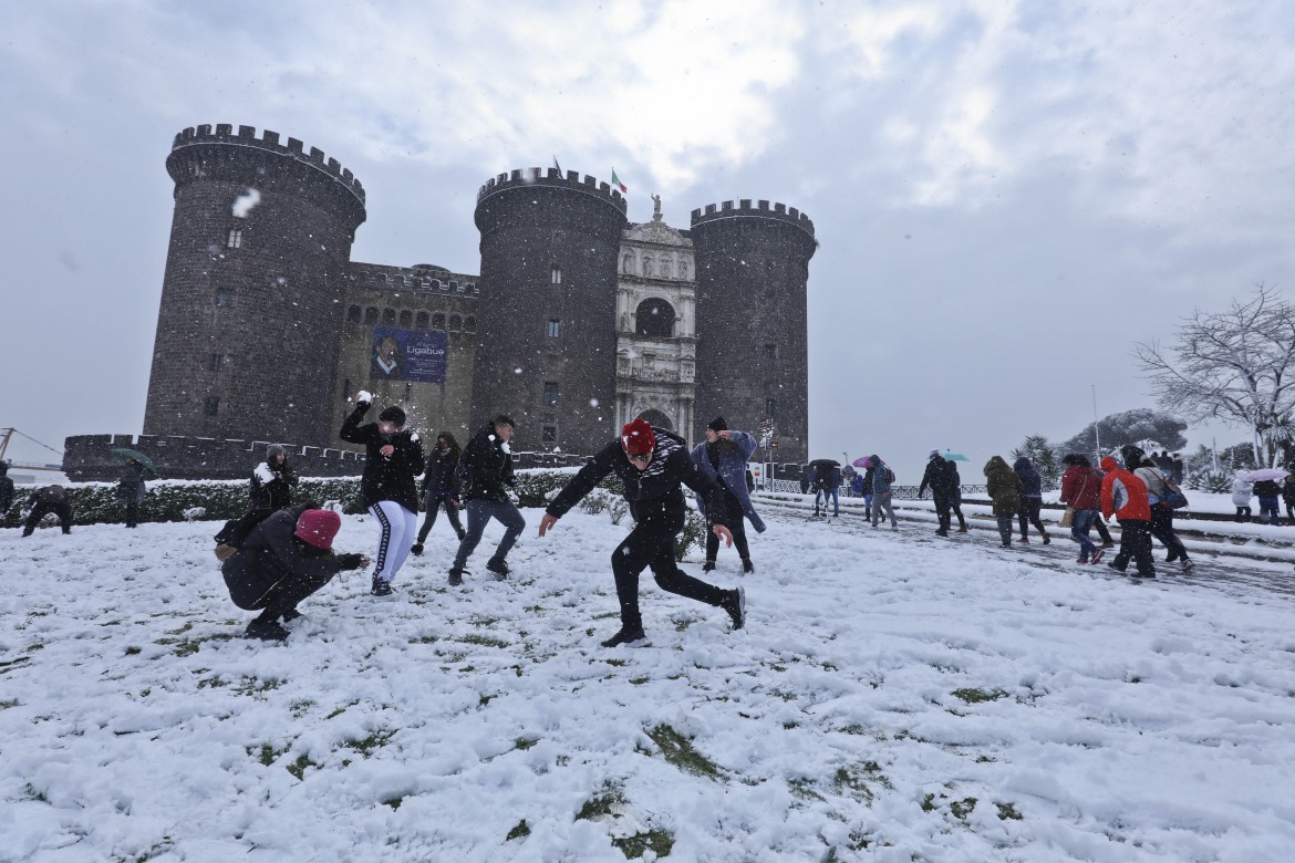 Neve a Napoli, polemica De Magistris-Protezione Civile