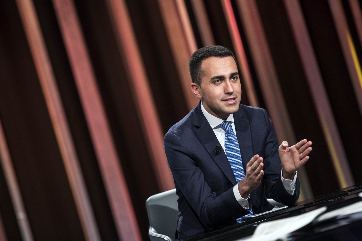 Di Maio ci riprova con il Colle ma stavolta invia la lista dei suoi ministri per email