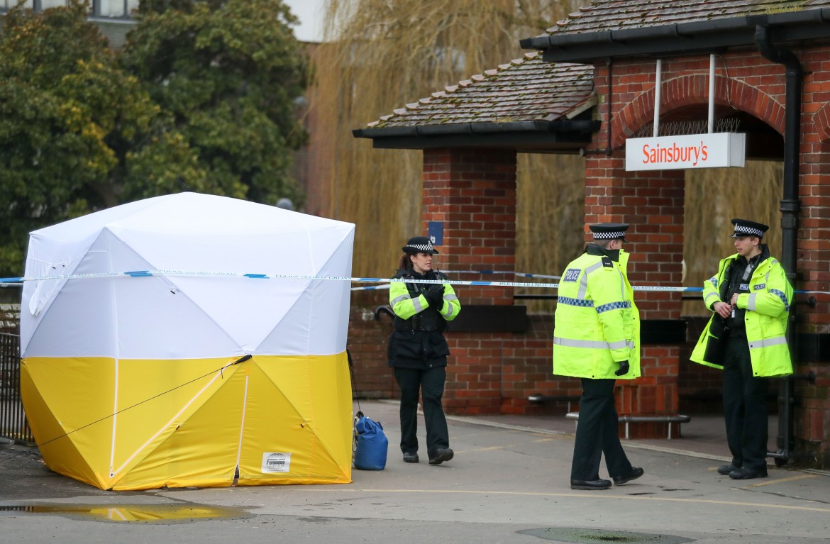 Caso Skripal: trovato morto un esule russo, Mosca convoca l’ambasciatore