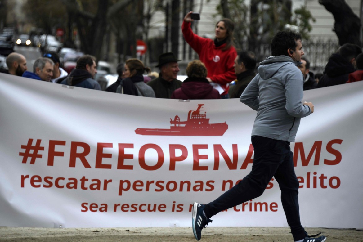 Open Arms, per il gip cade l’associazione a delinquere