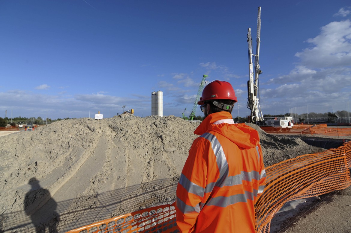 «Lavori su area vincolata». Stop al cantiere Tap in Puglia