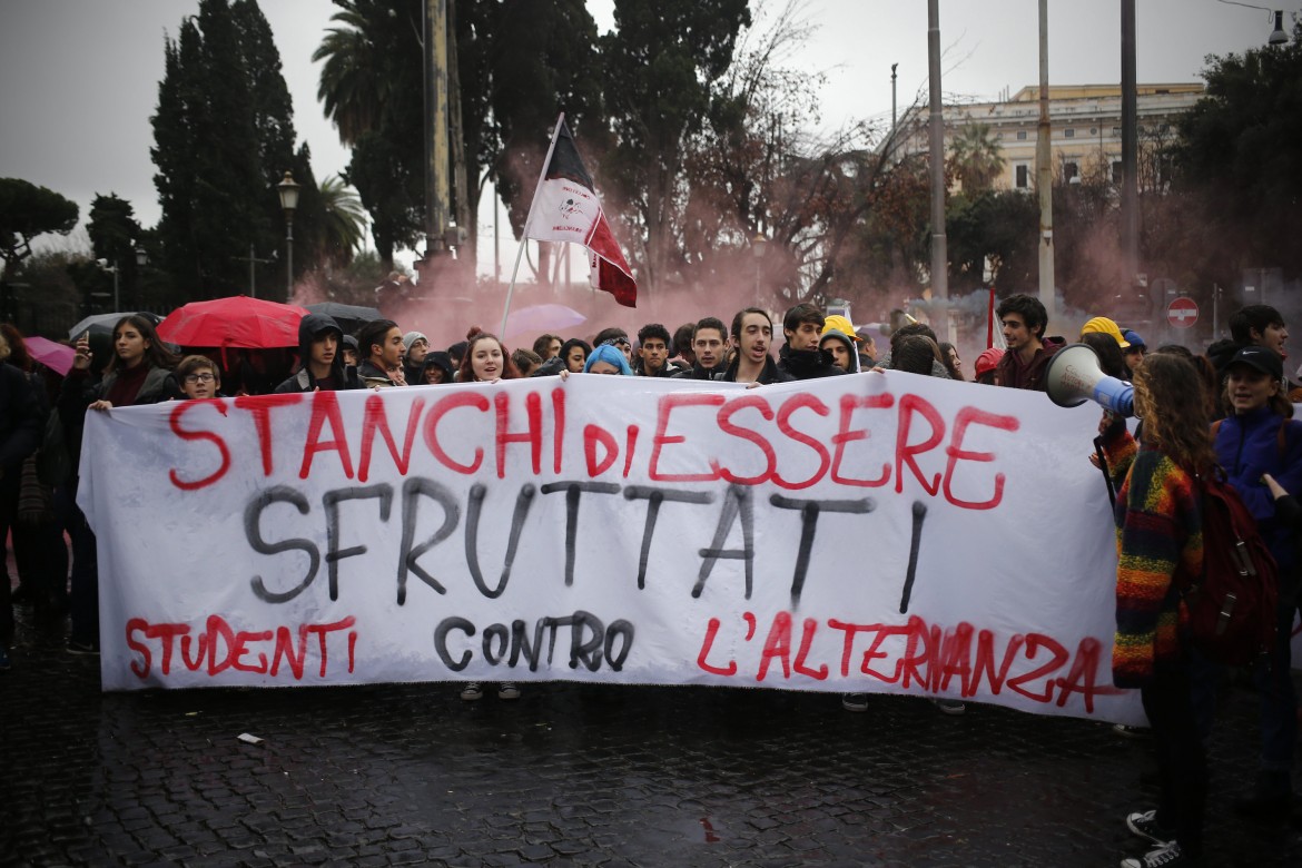 Napoli, si moltiplicano le ribellioni alla scuola-lavoro