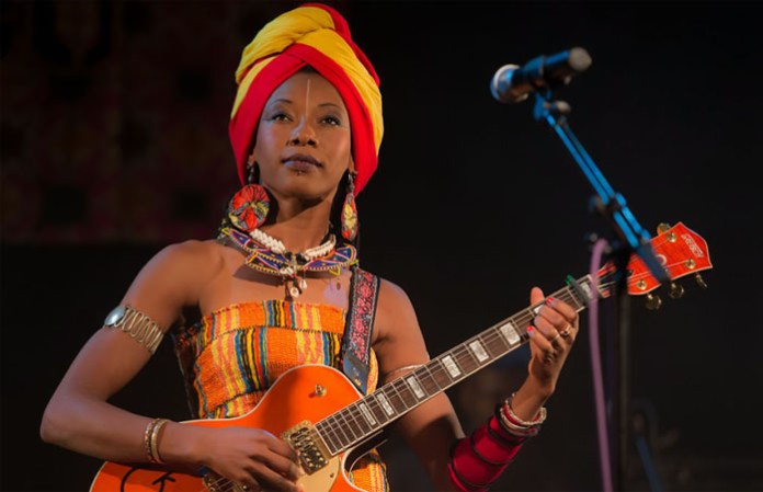 Dal Mali, la chitarra wassoulou  di Fatoumata Diawara