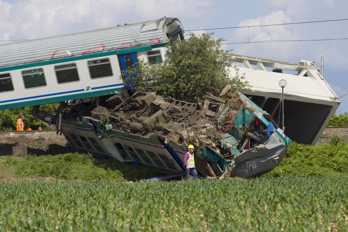 Incidente sui binari di Caluso, il giallo del passaggio a livello