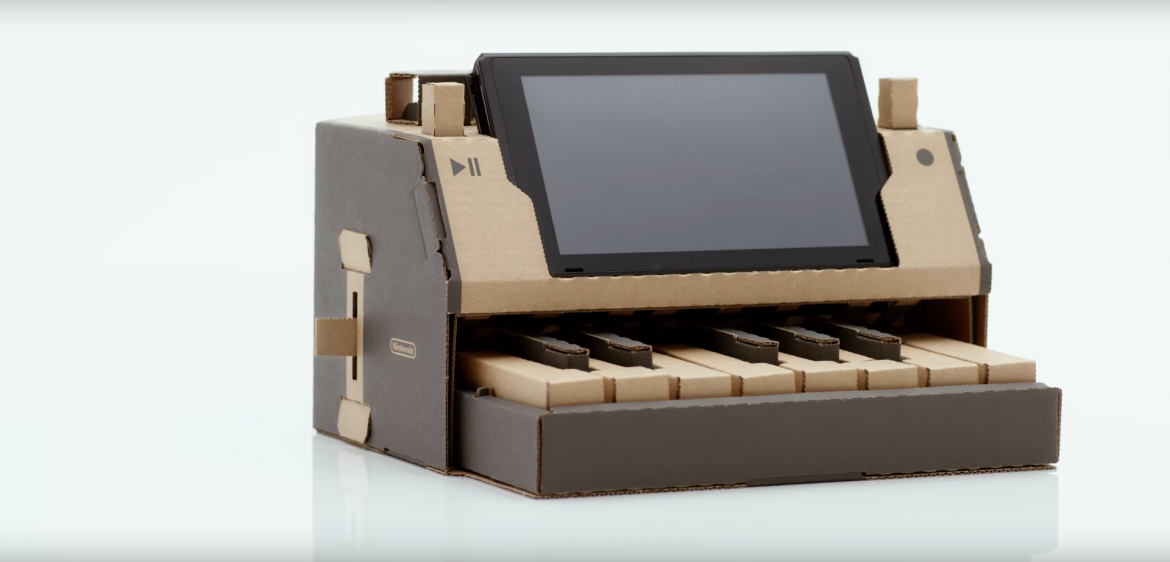 Nintendo Labo (video)giocando con il cartone