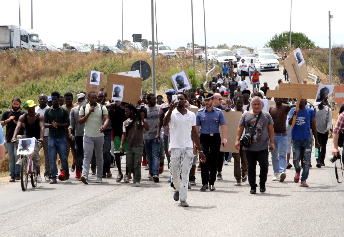 La rabbia degli schiavi, sciopero e corteo ricordando Soumayla