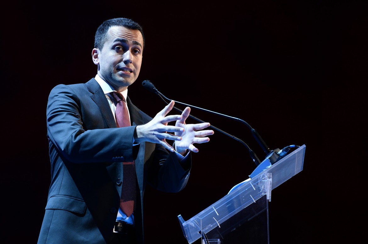 Di Maio: «Stop pensioni d’oro», ma il Pd lo smonta. E il ministro insiste sul reddito di cittadinanza