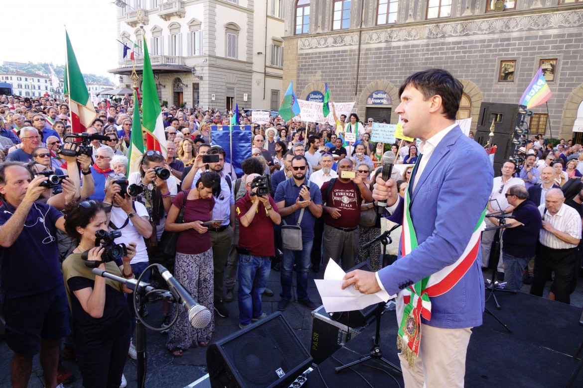 Sinistra in piazza con Nardella contro Nardella