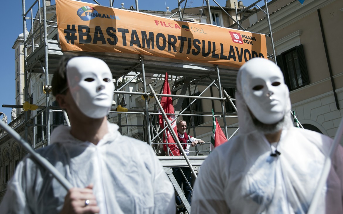 Strage sul lavoro a ferragosto: quattro morti e un ferito grave