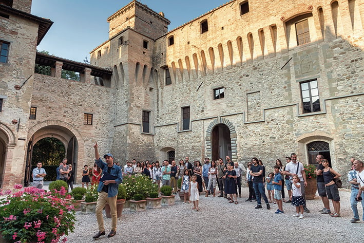 A passeggio nel castello per sfatare nere leggende