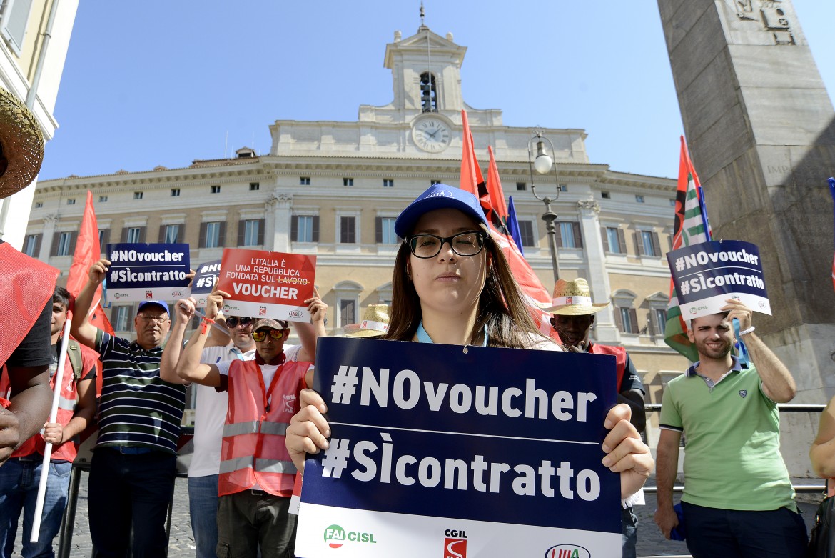 Muro dei sindacati contro l’estensione dei voucher in agricoltura e turismo