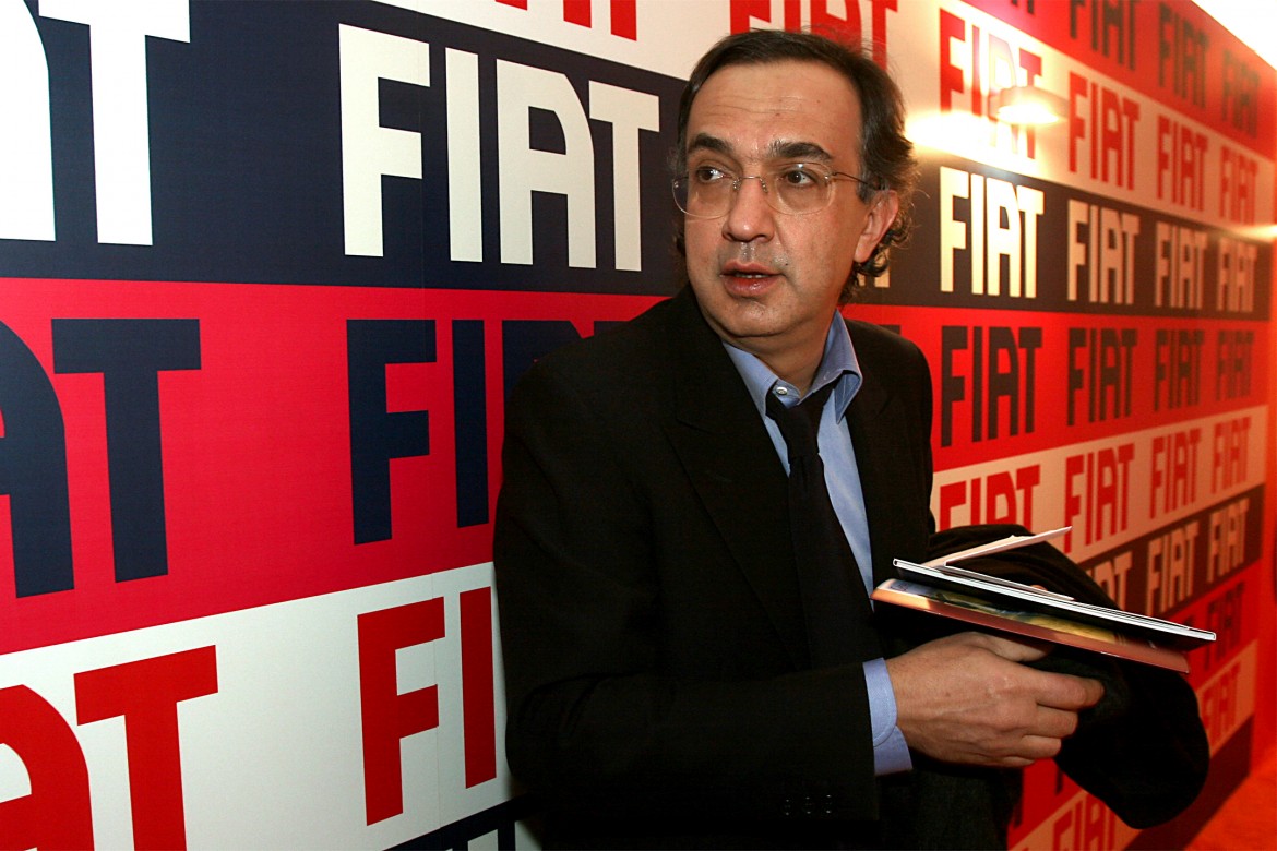 Sirene e operai fermi. L’ultimo saluto di Fca a Marchionne