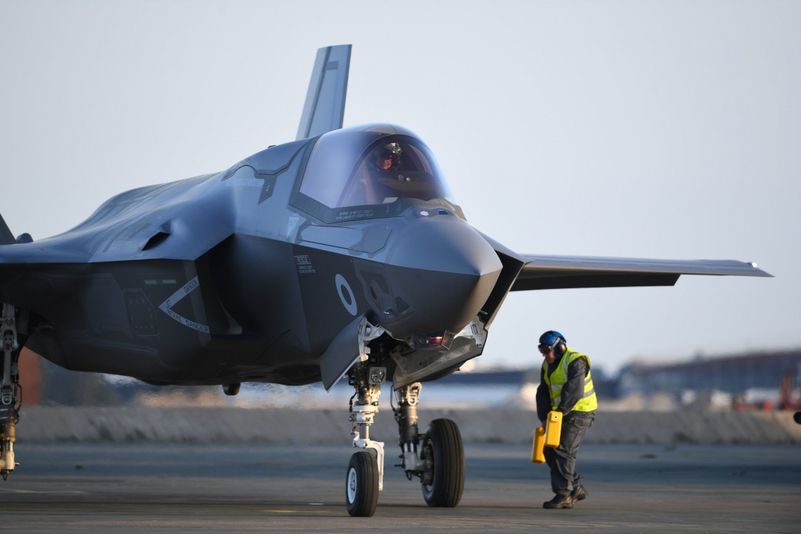 F35, la mozione double face