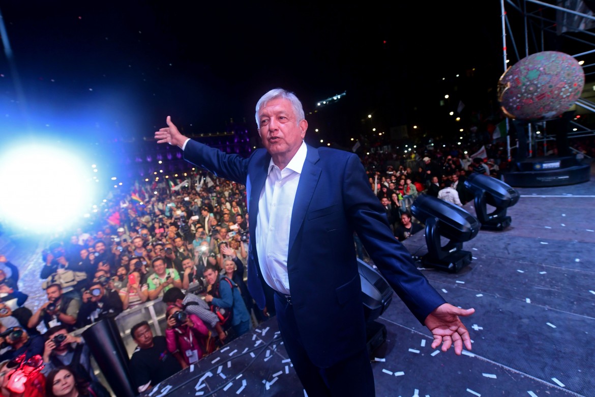 Obrador: non compro più gli elicotteri Usa