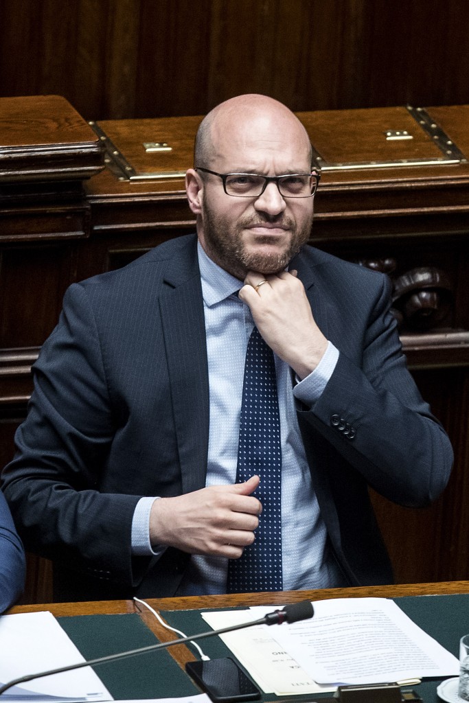 Il ministro della propaganda prova con la legge Mancino