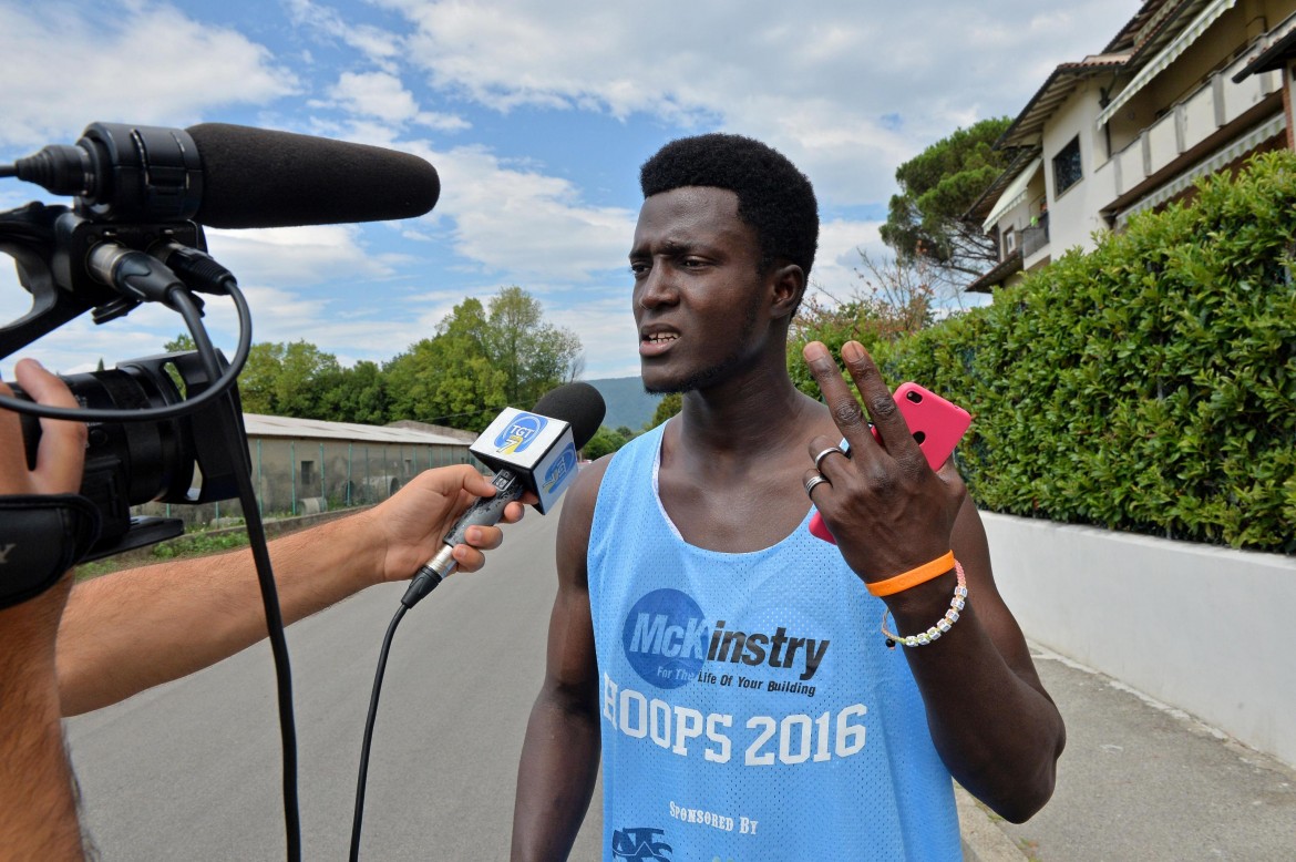 Anche a Pistoia si spara ai migranti