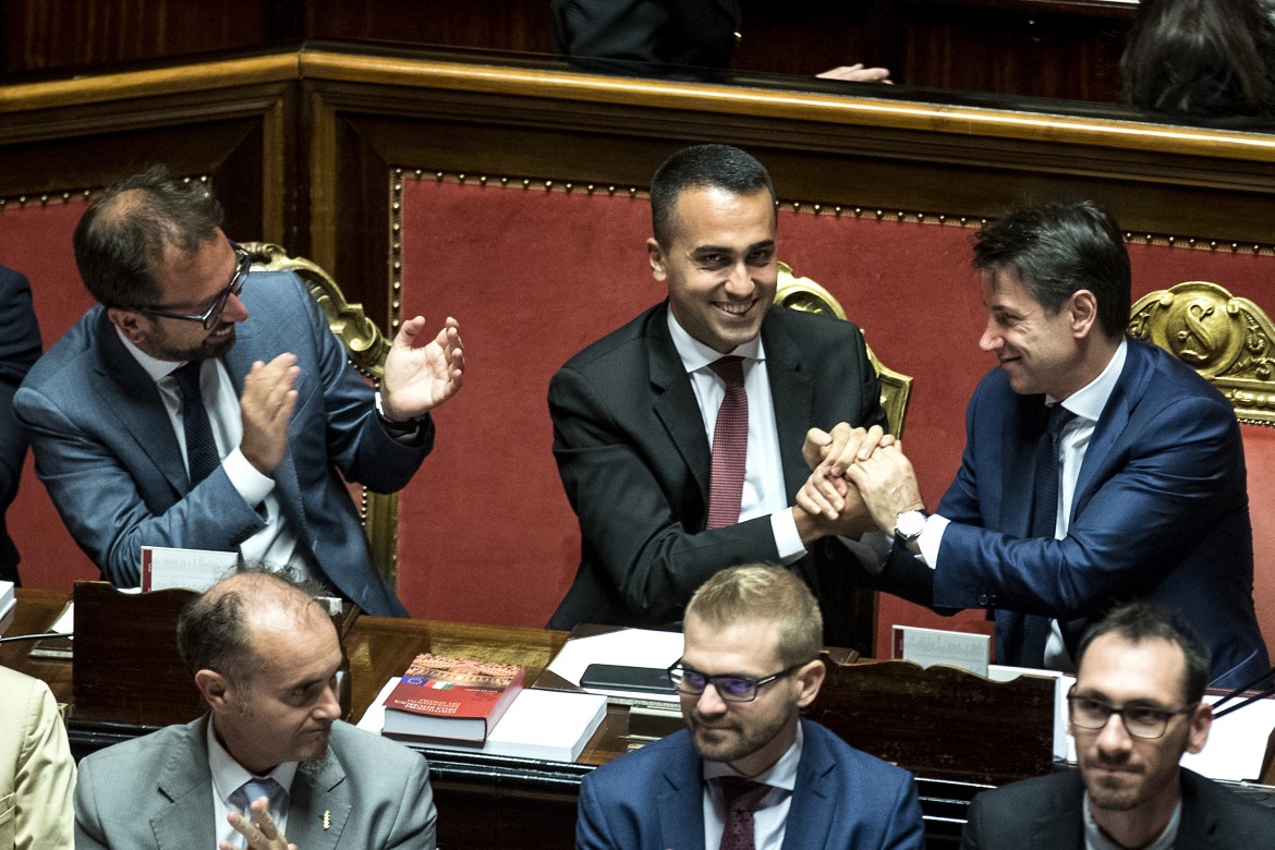 «Dignità», prima legge M5S ma non taglia con il Jobs act