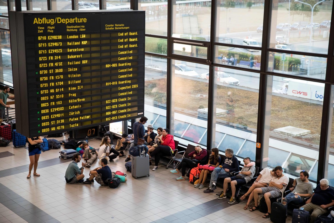 Ryanair, record di voli cancellati in Germania. La grana risarcimenti