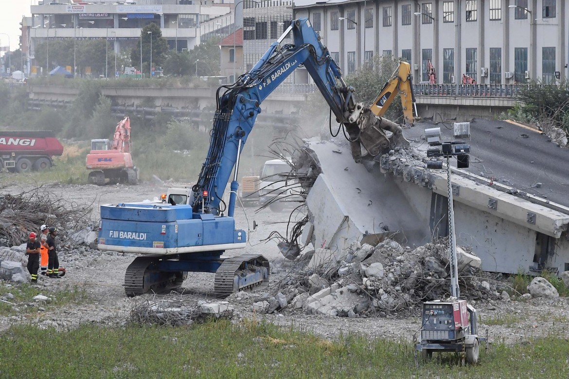 Demolizione, in attesa del piano Autostrade: «Ci vorranno due mesi»